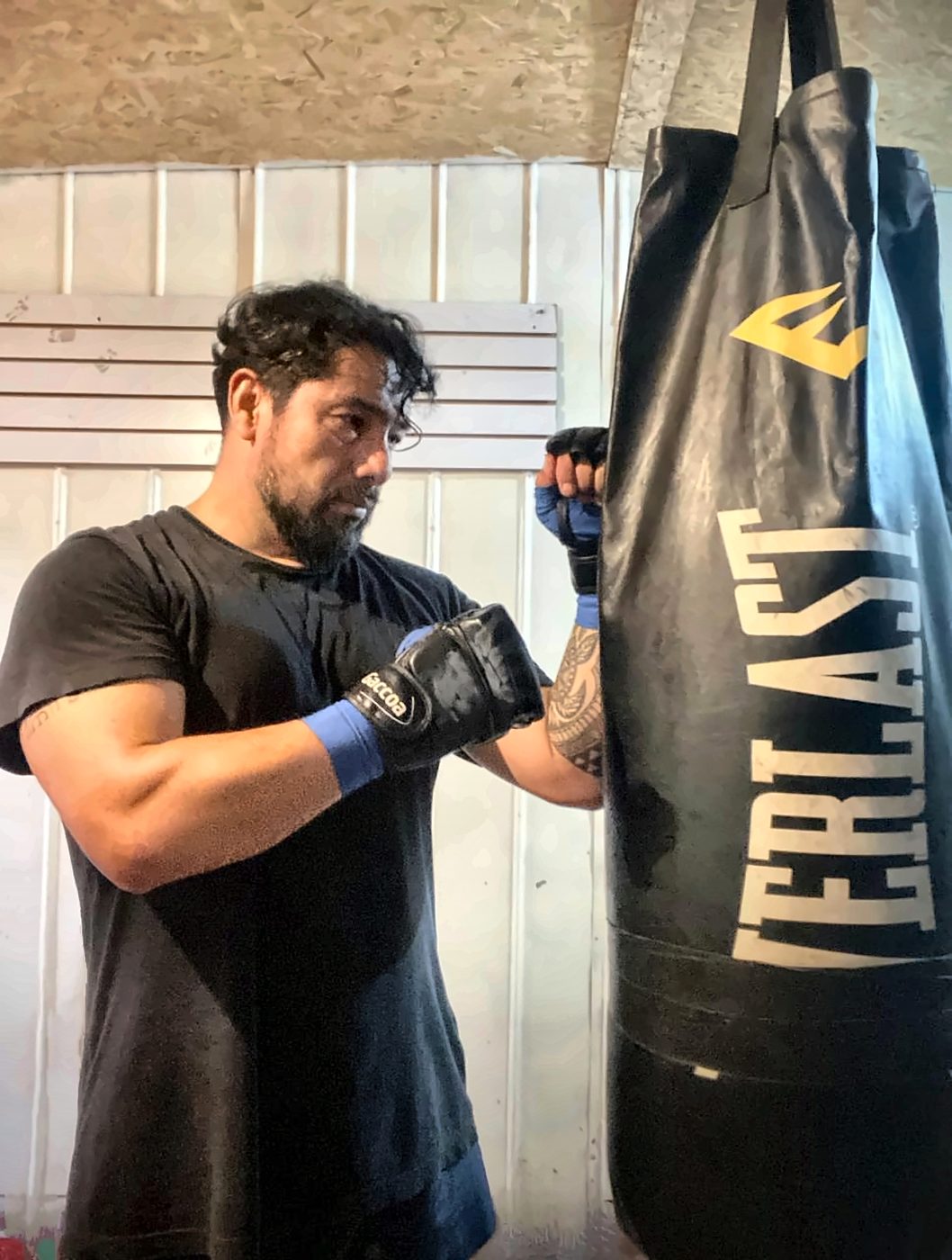 Entrenamiento de golpes en el saco